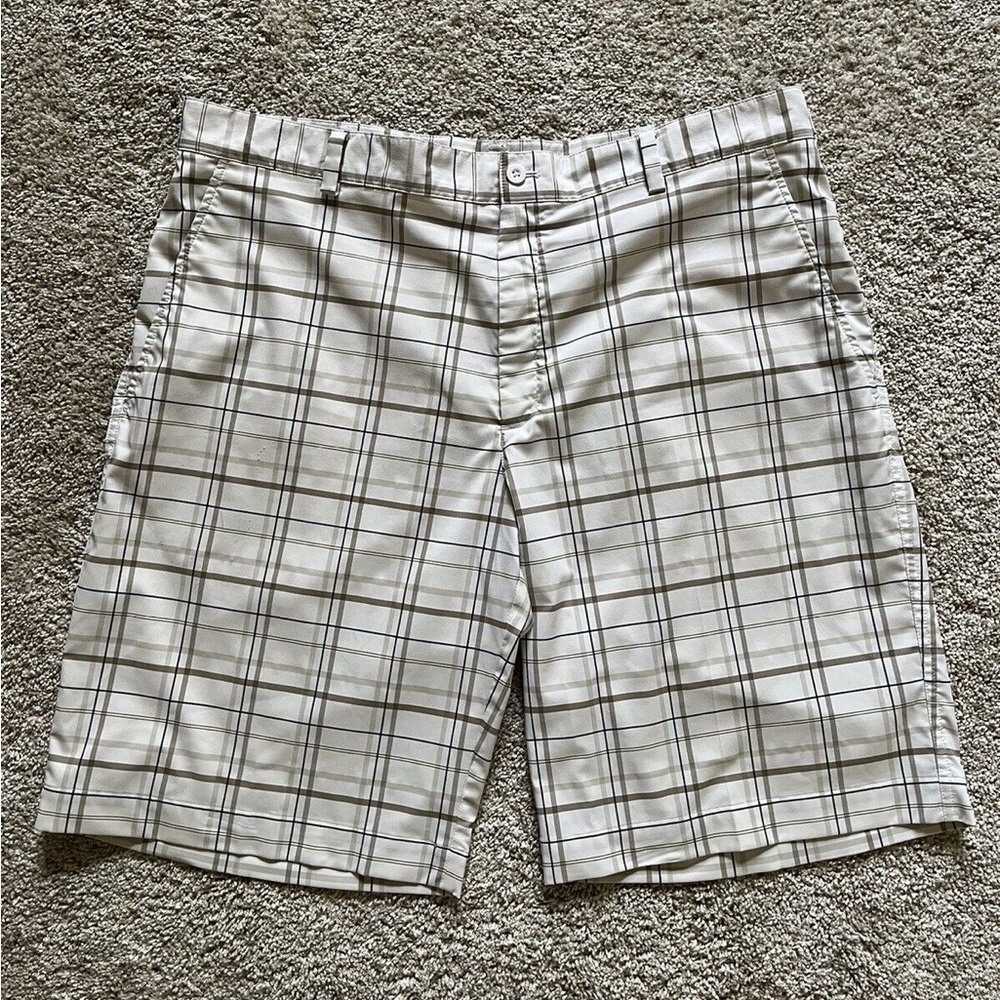 Nike Golf Dri-Fit Mens Chino Shorts Size 38 White Plaid Print Slash Pockets